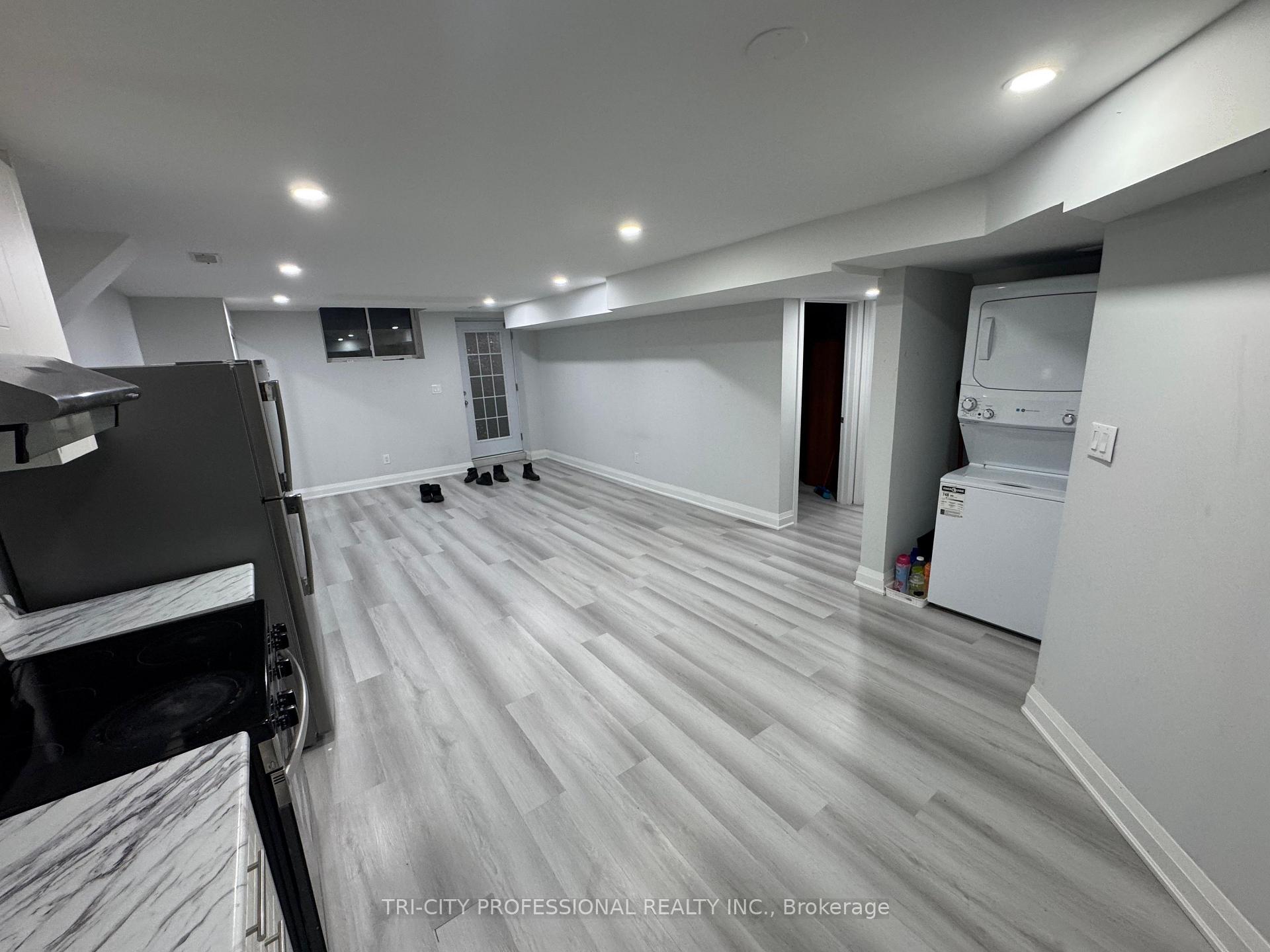 Photo 2 of 13 Riley Avenue E, Pelham, Fonthill — HOMEH