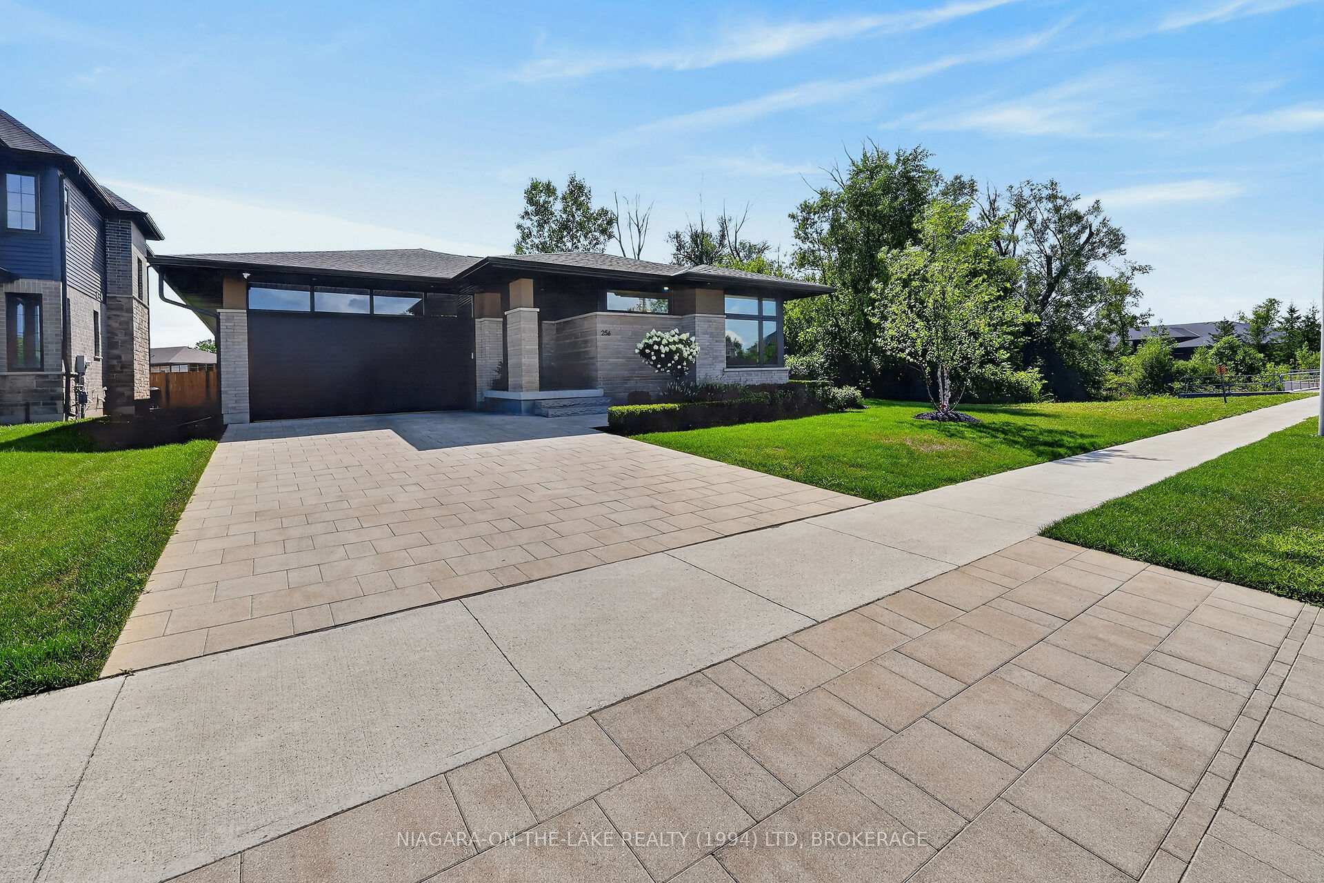 Photo 2 of 256 Clare Avenue, Welland, Prince Charles — HOMEH