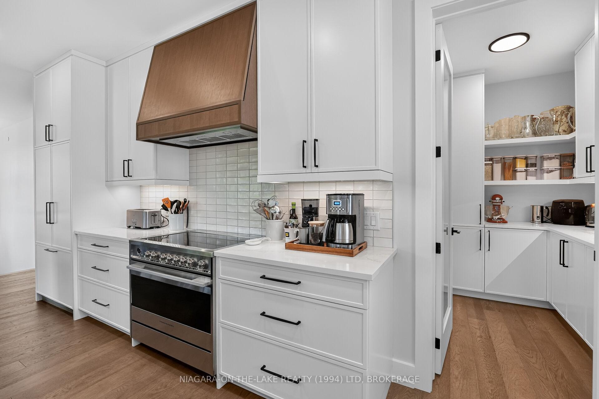Photo 13 of 256 Clare Avenue, Welland, Prince Charles — HOMEH
