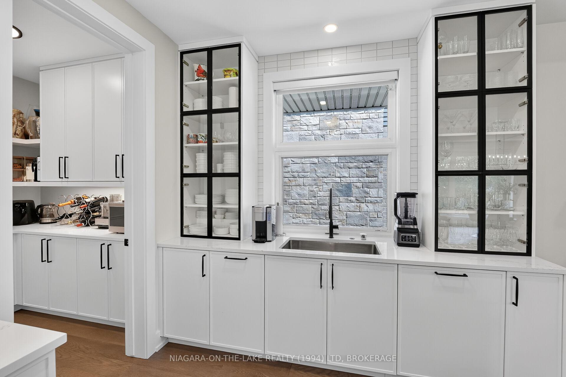 Photo 14 of 256 Clare Avenue, Welland, Prince Charles — HOMEH