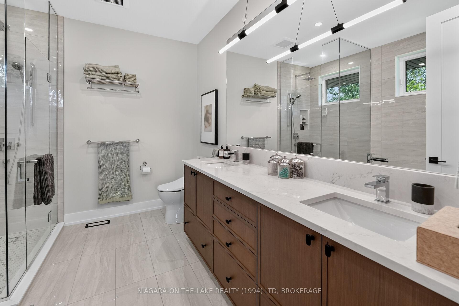 Photo 20 of 256 Clare Avenue, Welland, Prince Charles — HOMEH