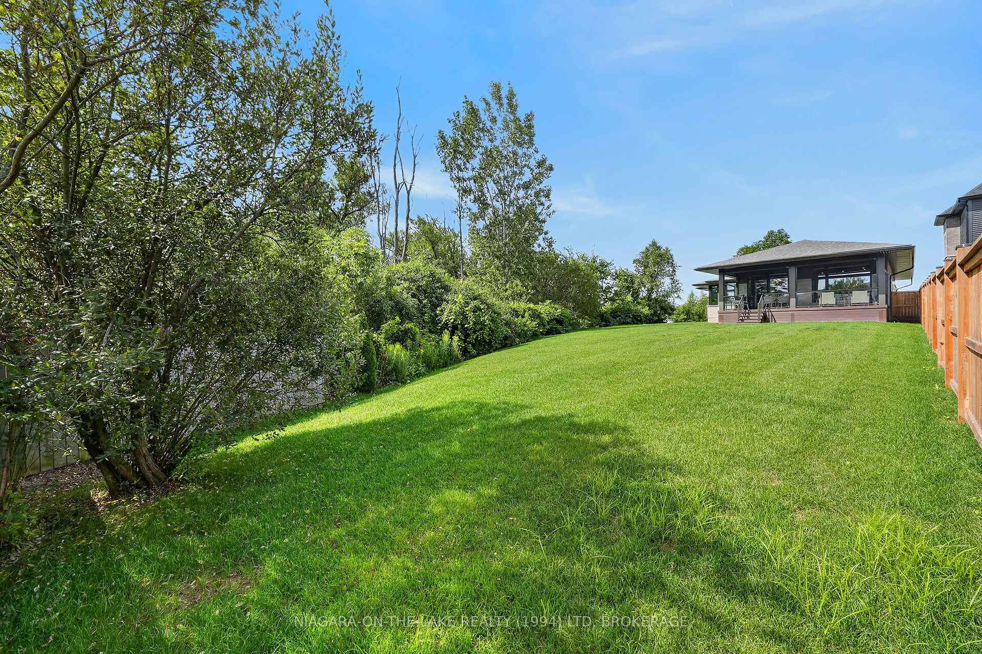 Photo 34 of 256 Clare Avenue, Welland, Prince Charles — HOMEH