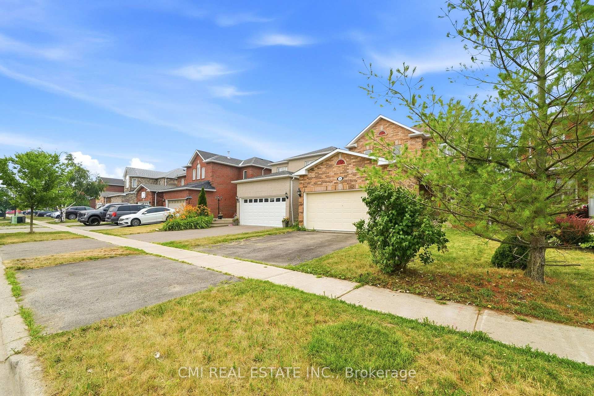 Photo 3 of 366 Marshall Crescent, Orangeville — HOMEH