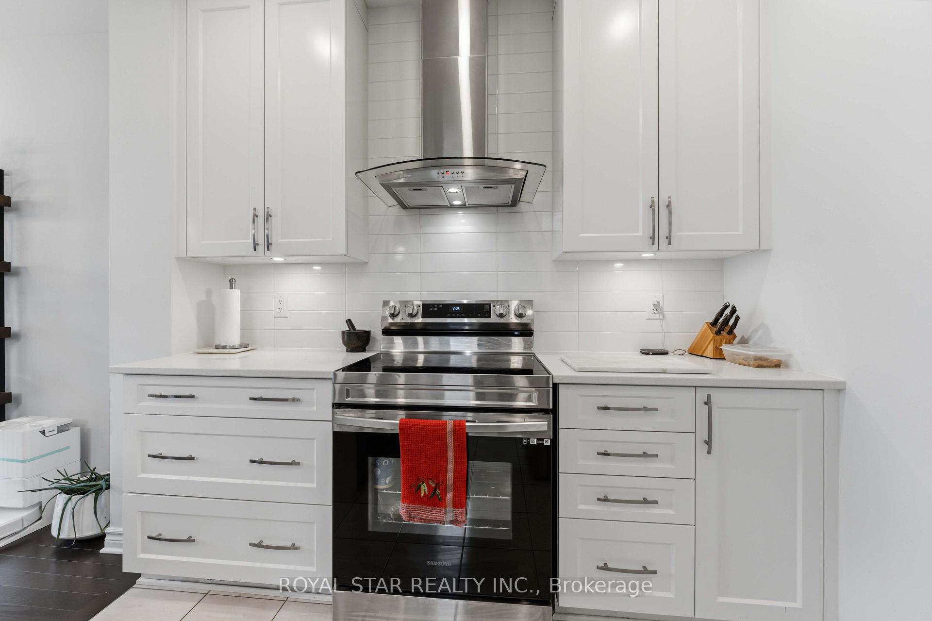 Photo 10 of 240 Dagenham Street, Ottawa, Stittsville (South) — HOMEH