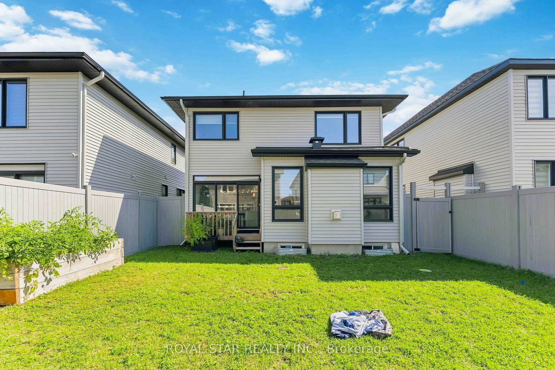 Photo 30 of 240 Dagenham Street, Ottawa, Stittsville (South) — HOMEH