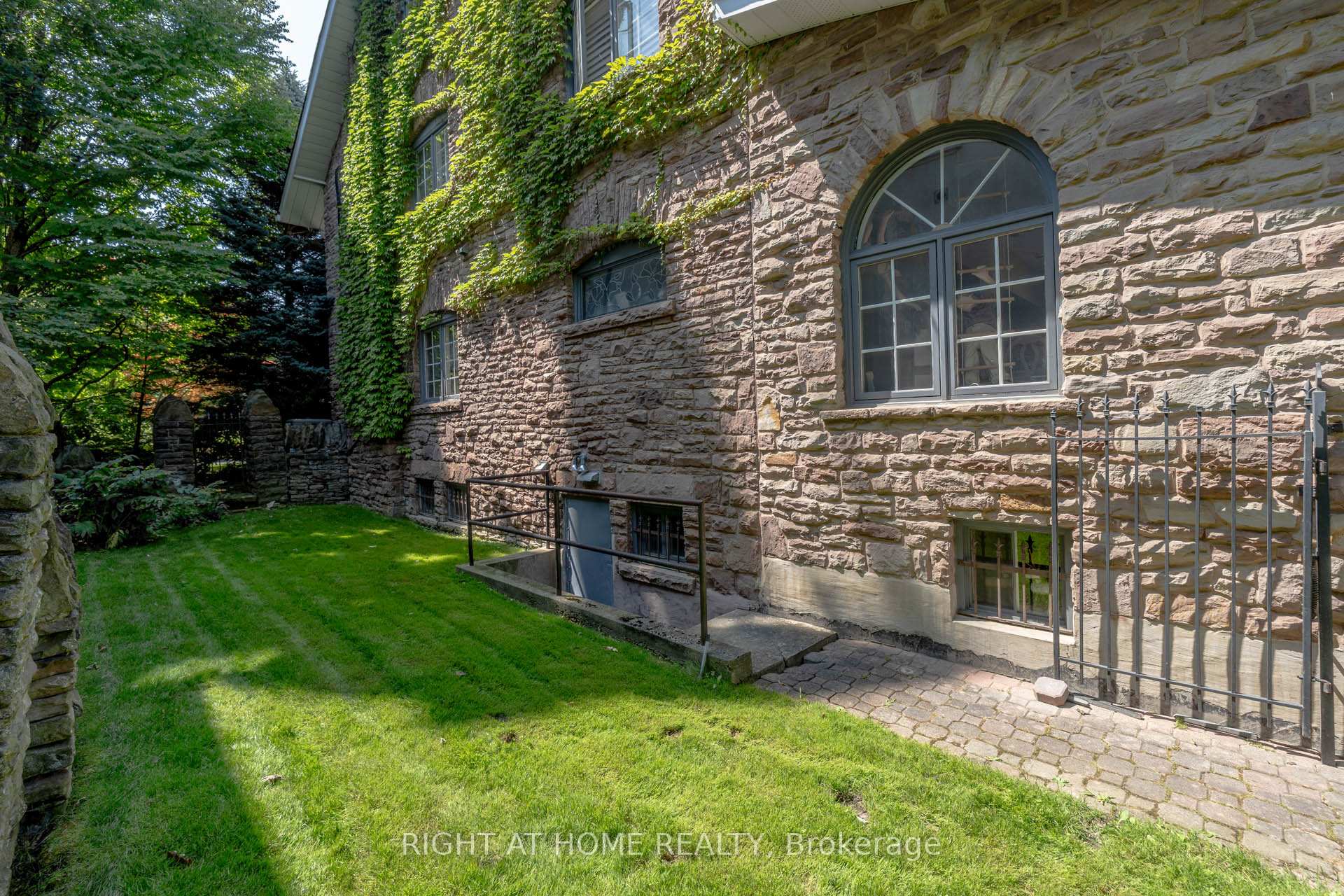 Photo 4 of 287 Russell Hill Road, Toronto, Casa Loma — HOMEH