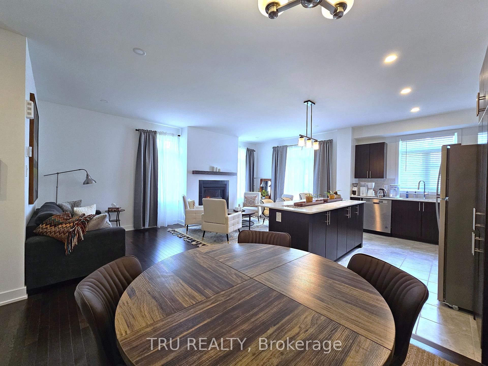 Photo 8 of 332 Makobe Lane, Ottawa, Riverside South/Gloucester Glen — HOMEH