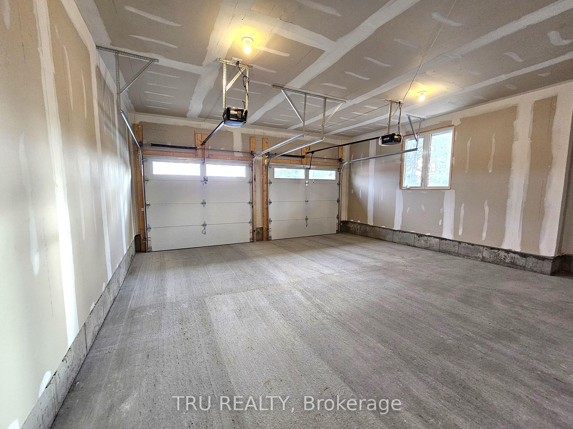 Photo 12 of 332 Makobe Lane, Ottawa, Riverside South/Gloucester Glen — HOMEH