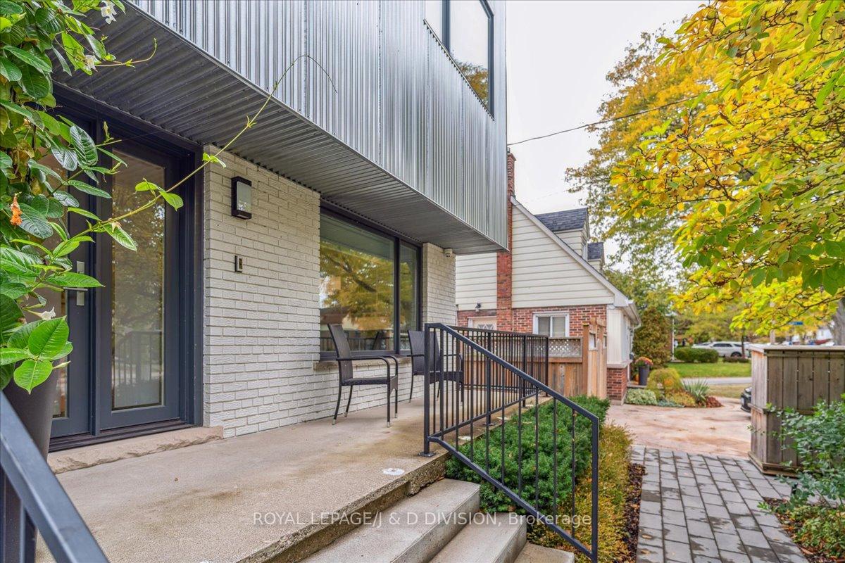 Photo 3 of 16 Forty First Street, Etobicoke, Long Branch — HOMEH