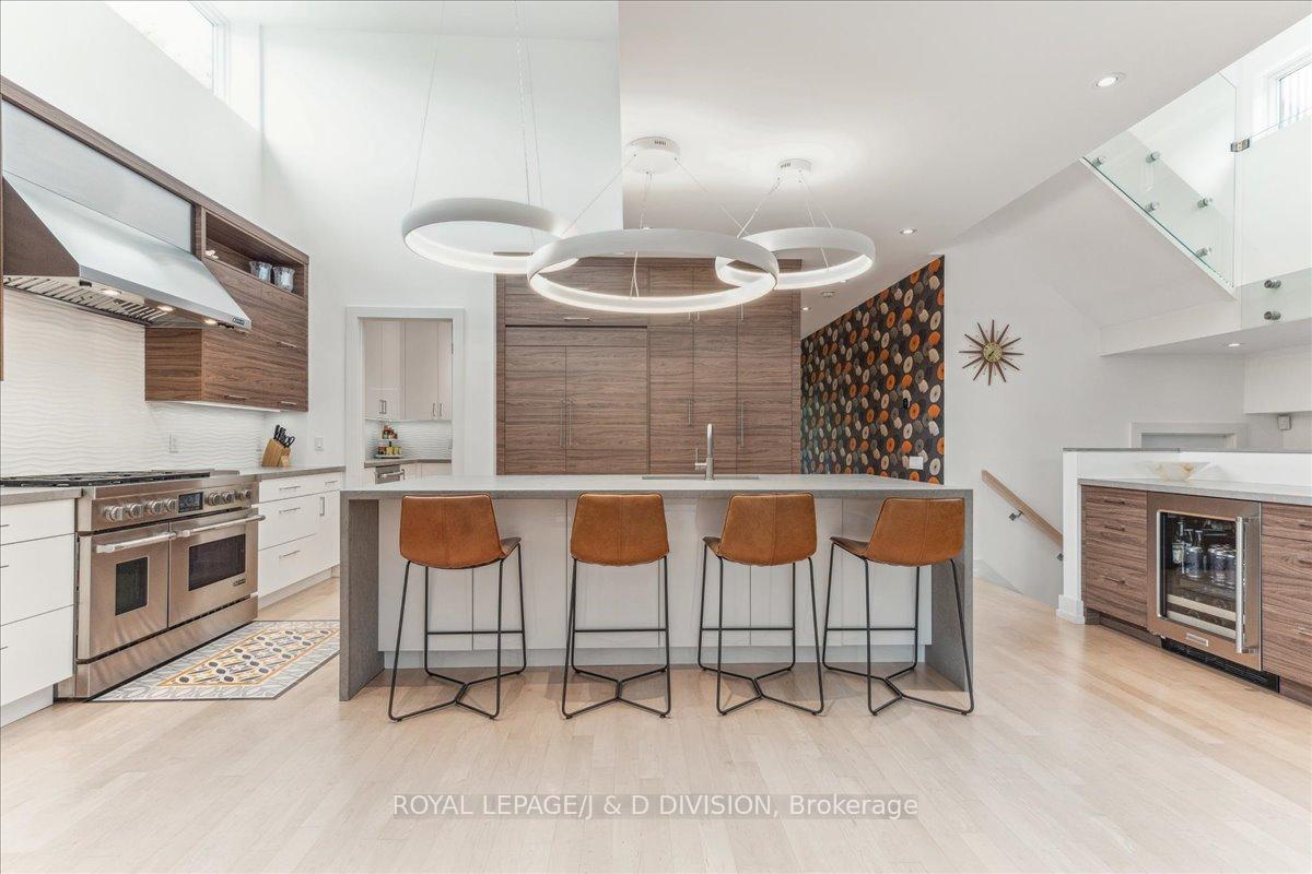 Photo 11 of 16 Forty First Street, Etobicoke, Long Branch — HOMEH