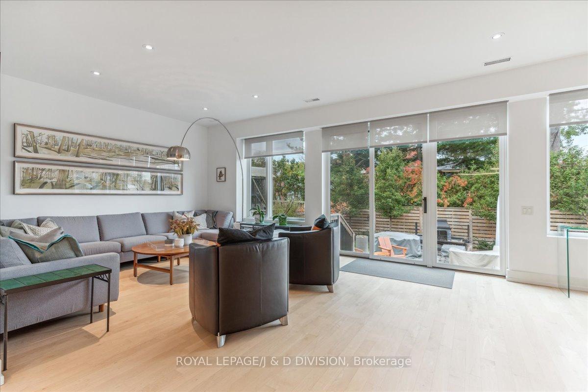 Photo 17 of 16 Forty First Street, Etobicoke, Long Branch — HOMEH