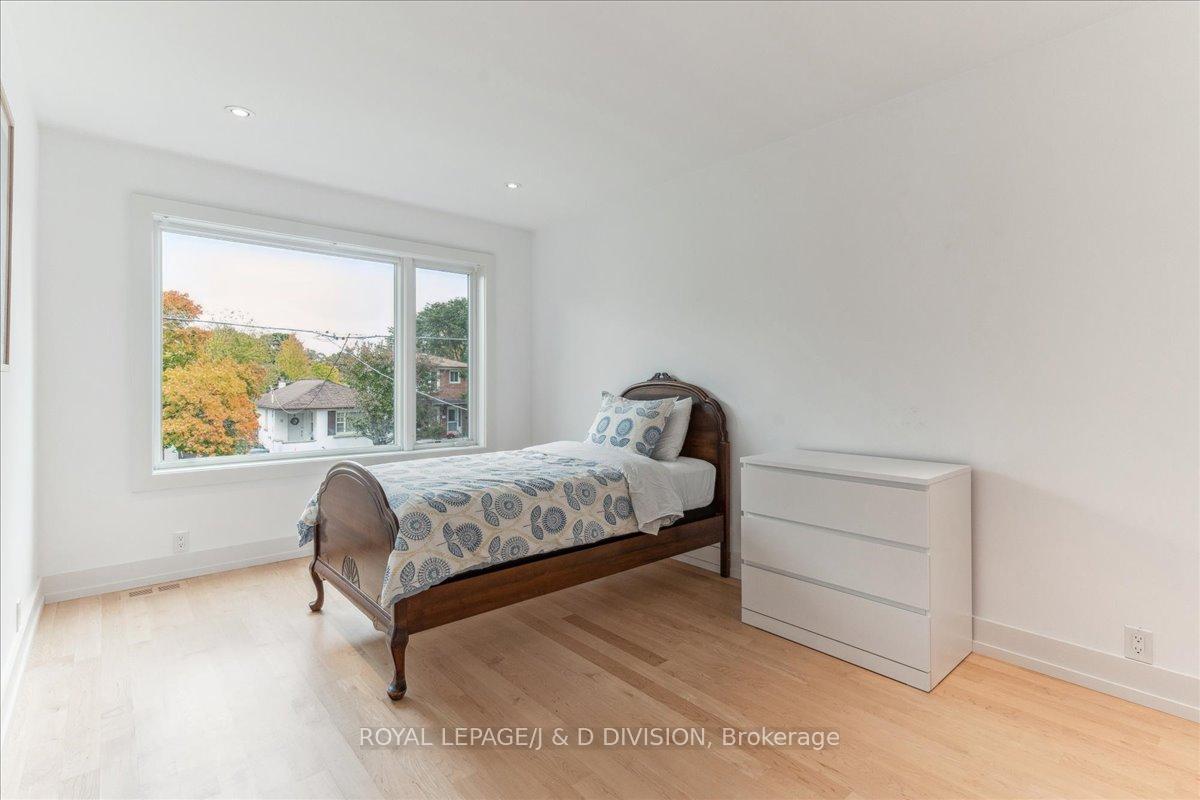 Photo 30 of 16 Forty First Street, Etobicoke, Long Branch — HOMEH