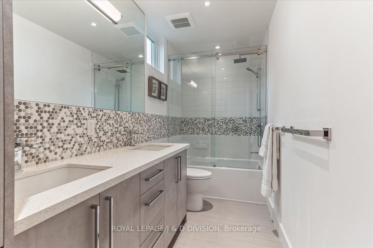 Photo 31 of 16 Forty First Street, Etobicoke, Long Branch — HOMEH