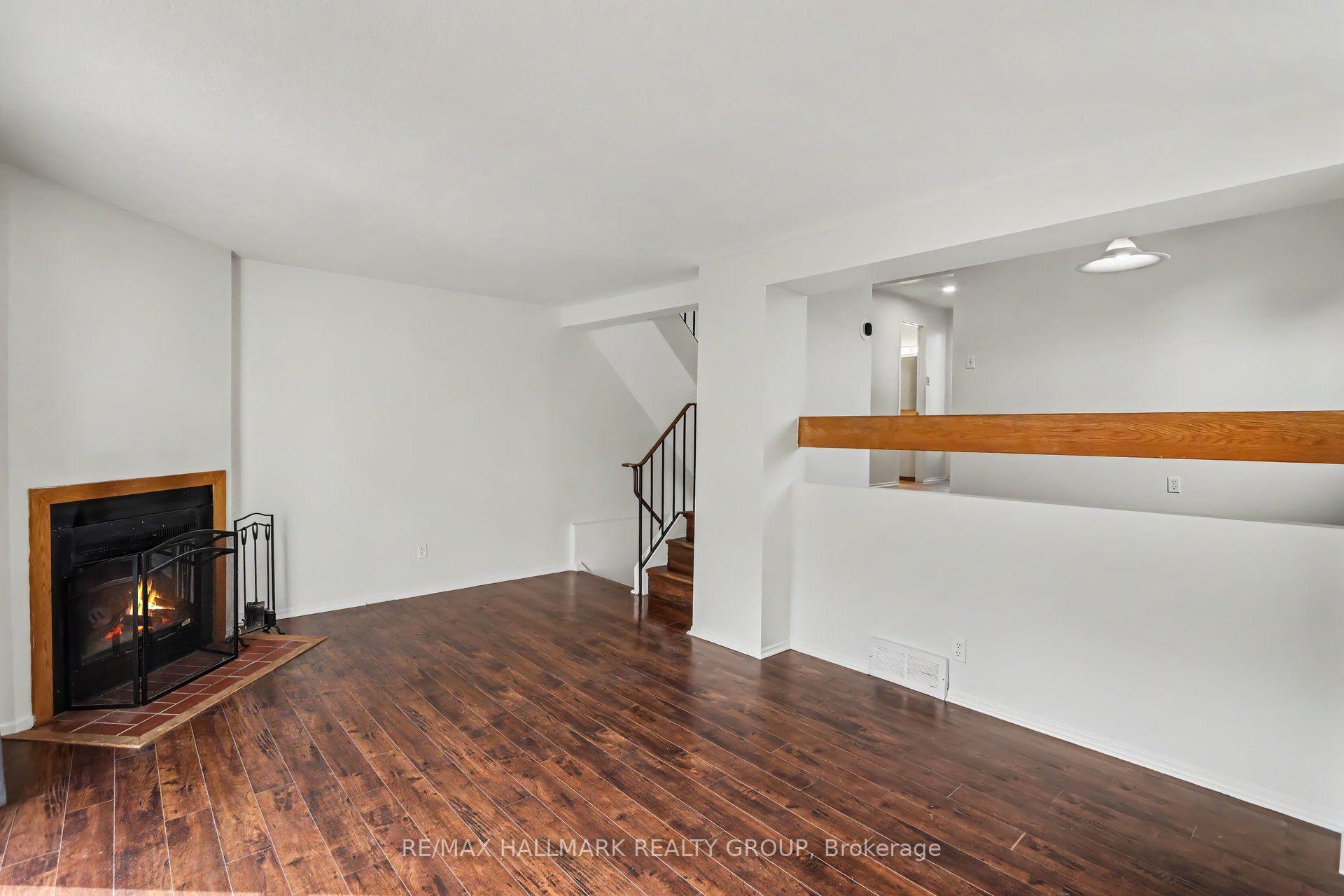 Photo 12 of 1747A Lamoureux Drive, Ottawa, Queenswood Heights South — HOMEH