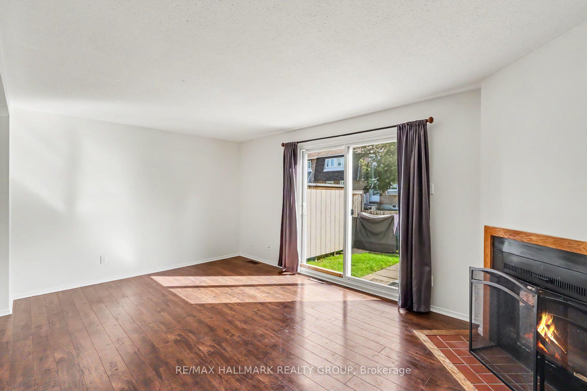 Photo 14 of 1747A Lamoureux Drive, Ottawa, Queenswood Heights South — HOMEH