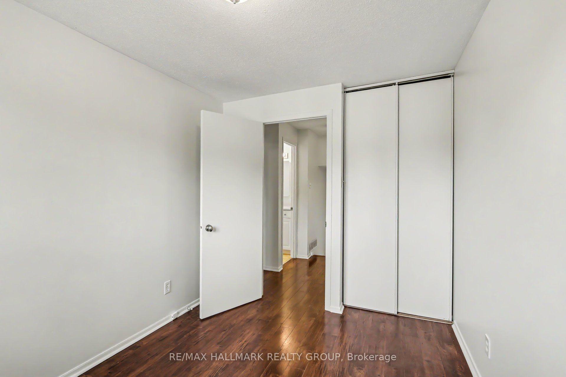 Photo 25 of 1747A Lamoureux Drive, Ottawa, Queenswood Heights South — HOMEH