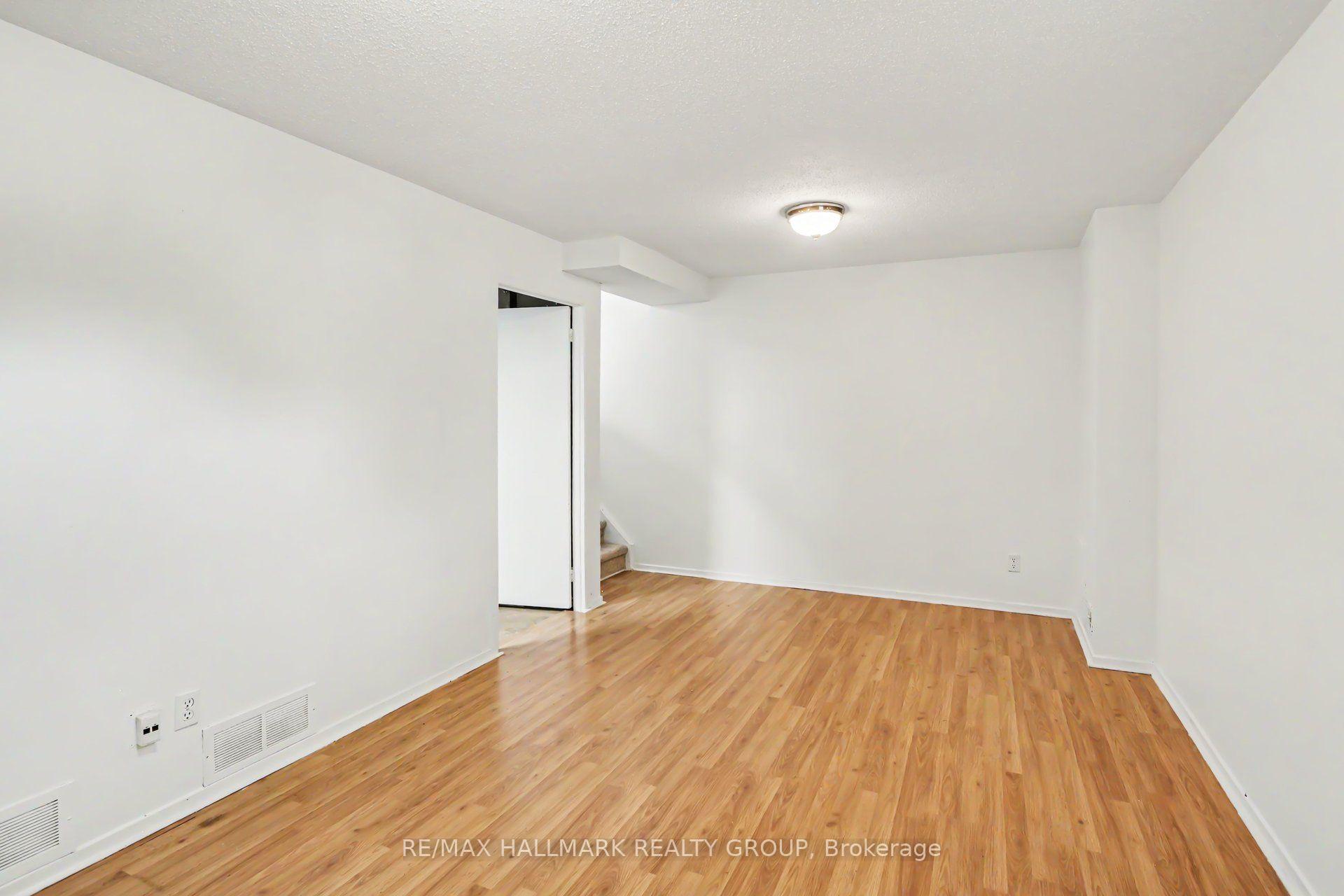 Photo 29 of 1747A Lamoureux Drive, Ottawa, Queenswood Heights South — HOMEH