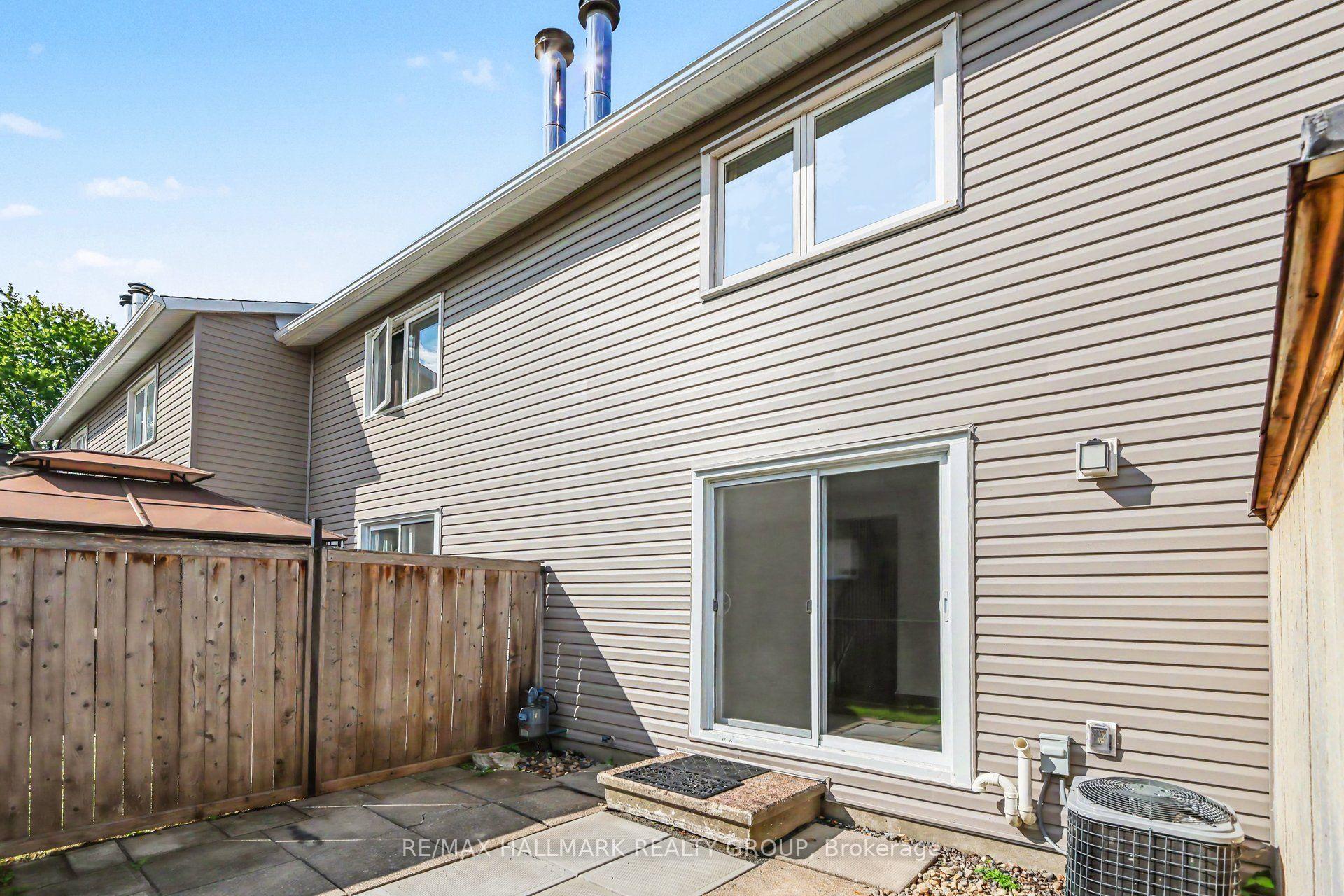 Photo 33 of 1747A Lamoureux Drive, Ottawa, Queenswood Heights South — HOMEH