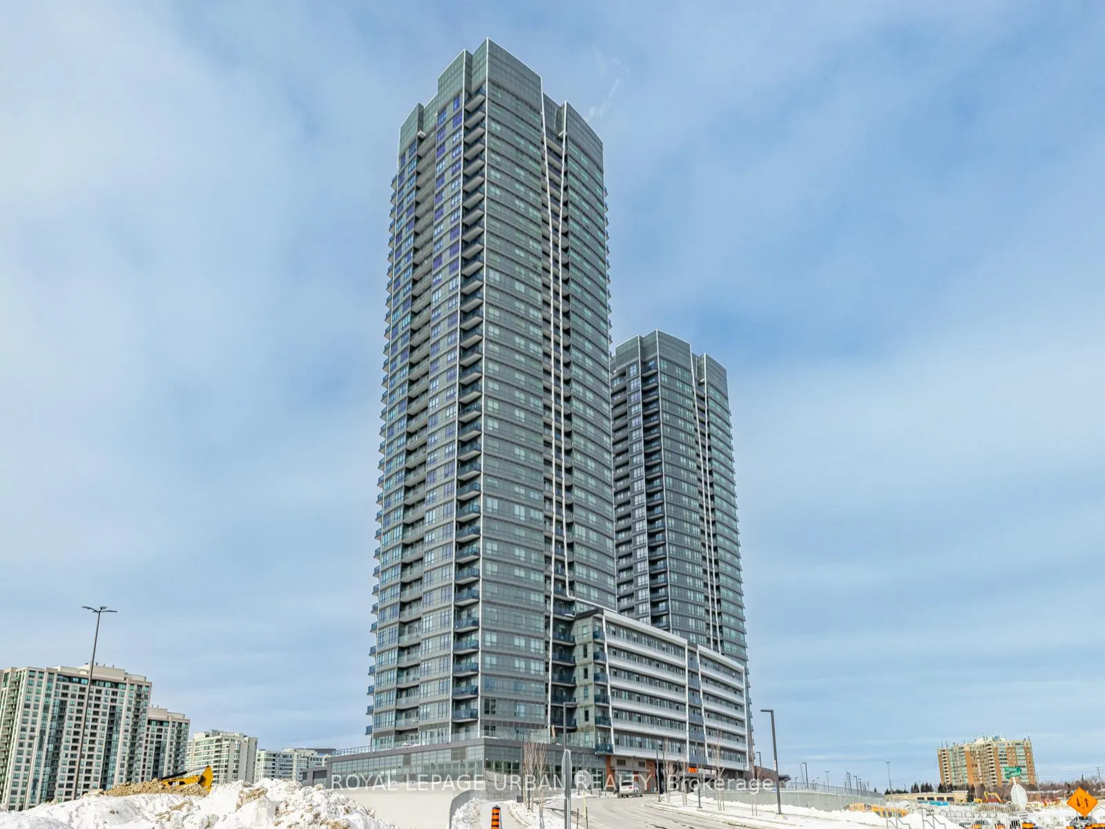 Photo 1 of Unit 2506, 30 Upper Mall Way, Vaughan, Brownridge — HOMEH