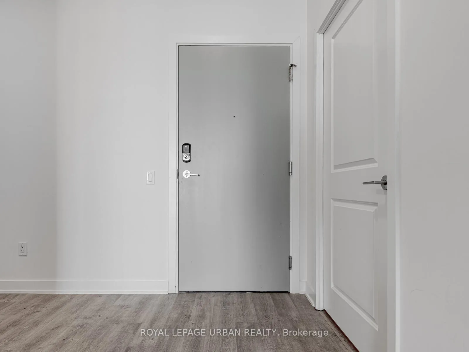 Photo 3 of Unit 2506, 30 Upper Mall Way, Vaughan, Brownridge — HOMEH