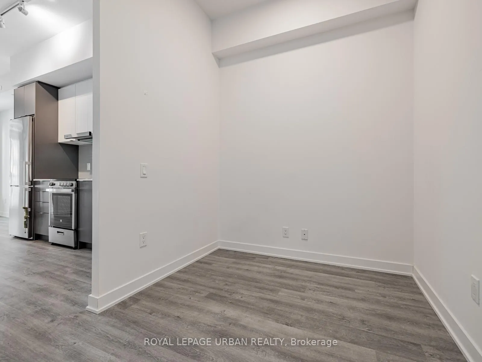 Photo 5 of Unit 2506, 30 Upper Mall Way, Vaughan, Brownridge — HOMEH