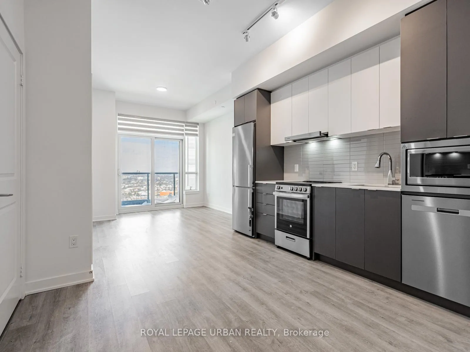 Photo 8 of Unit 2506, 30 Upper Mall Way, Vaughan, Brownridge — HOMEH