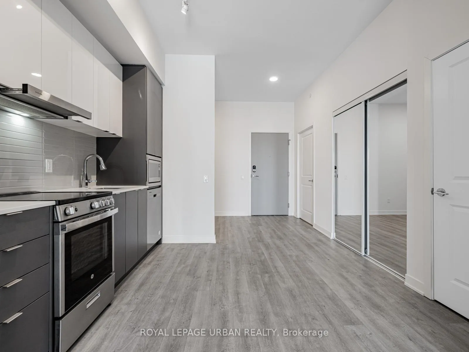 Photo 14 of Unit 2506, 30 Upper Mall Way, Vaughan, Brownridge — HOMEH
