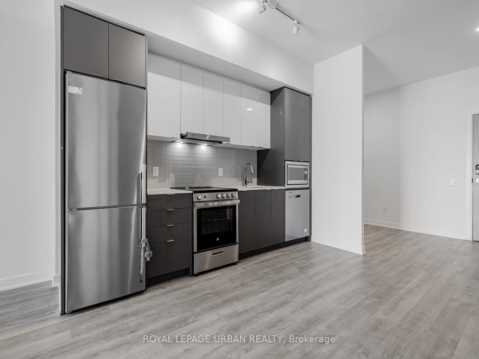 Photo 15 of Unit 2506, 30 Upper Mall Way, Vaughan, Brownridge — HOMEH
