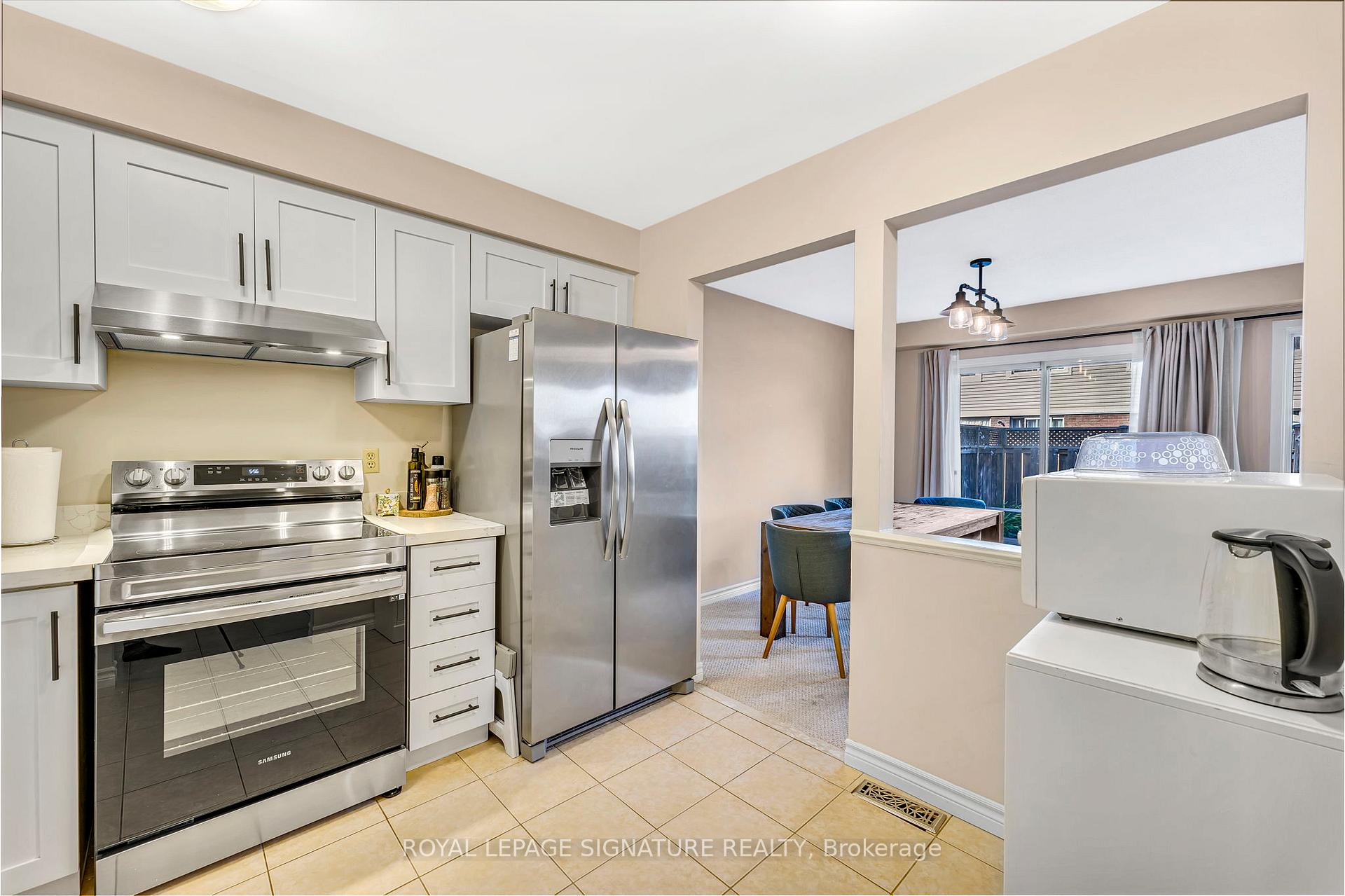 Photo 6 of Unit 33, 2079 The Collegeway Road, Mississauga, Erin Mills — HOMEH