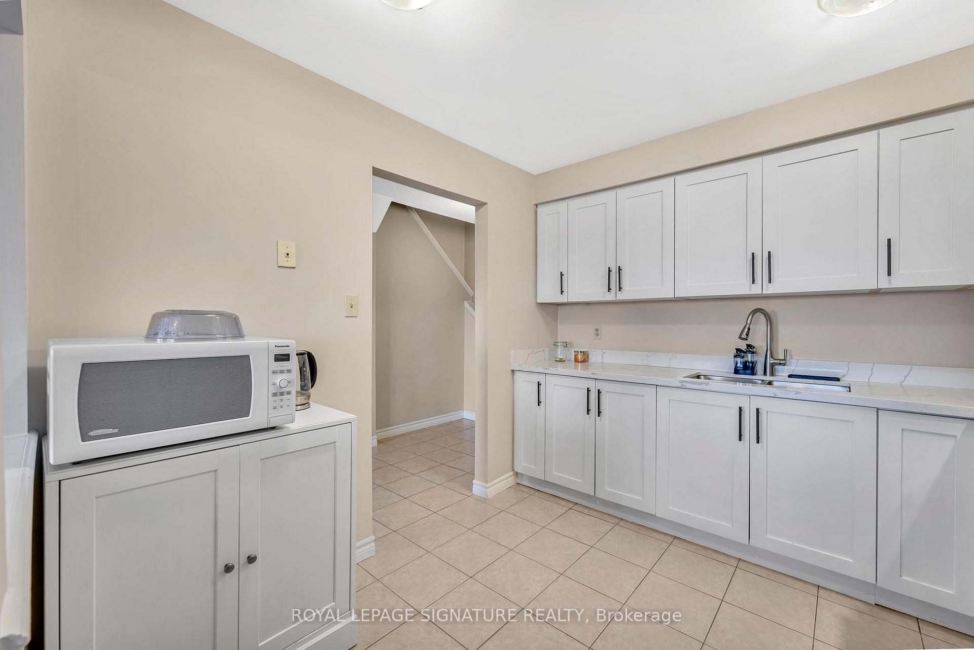 Photo 7 of Unit 33, 2079 The Collegeway Road, Mississauga, Erin Mills — HOMEH