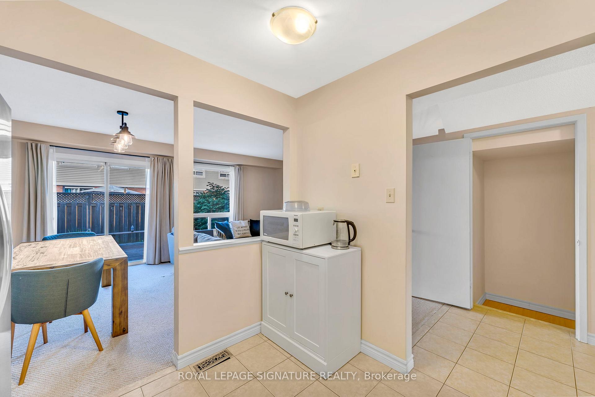 Photo 11 of Unit 33, 2079 The Collegeway Road, Mississauga, Erin Mills — HOMEH