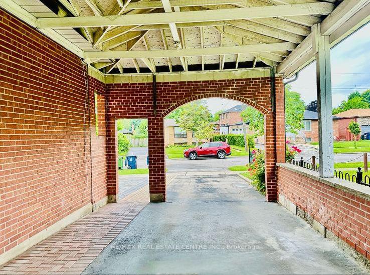 Photo 2 of 22 Beran Drive, Scarborough, Woburn — HOMEH