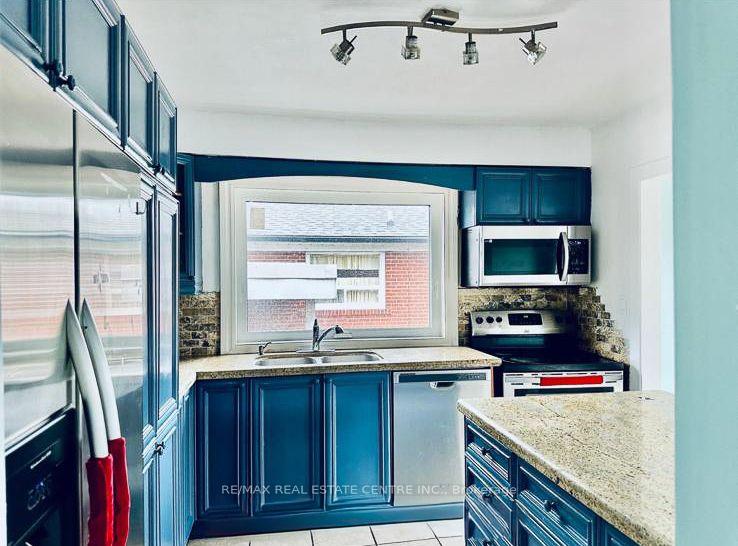 Photo 3 of 22 Beran Drive, Scarborough, Woburn — HOMEH