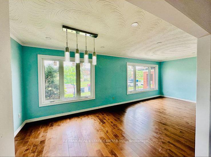 Photo 11 of 22 Beran Drive, Scarborough, Woburn — HOMEH