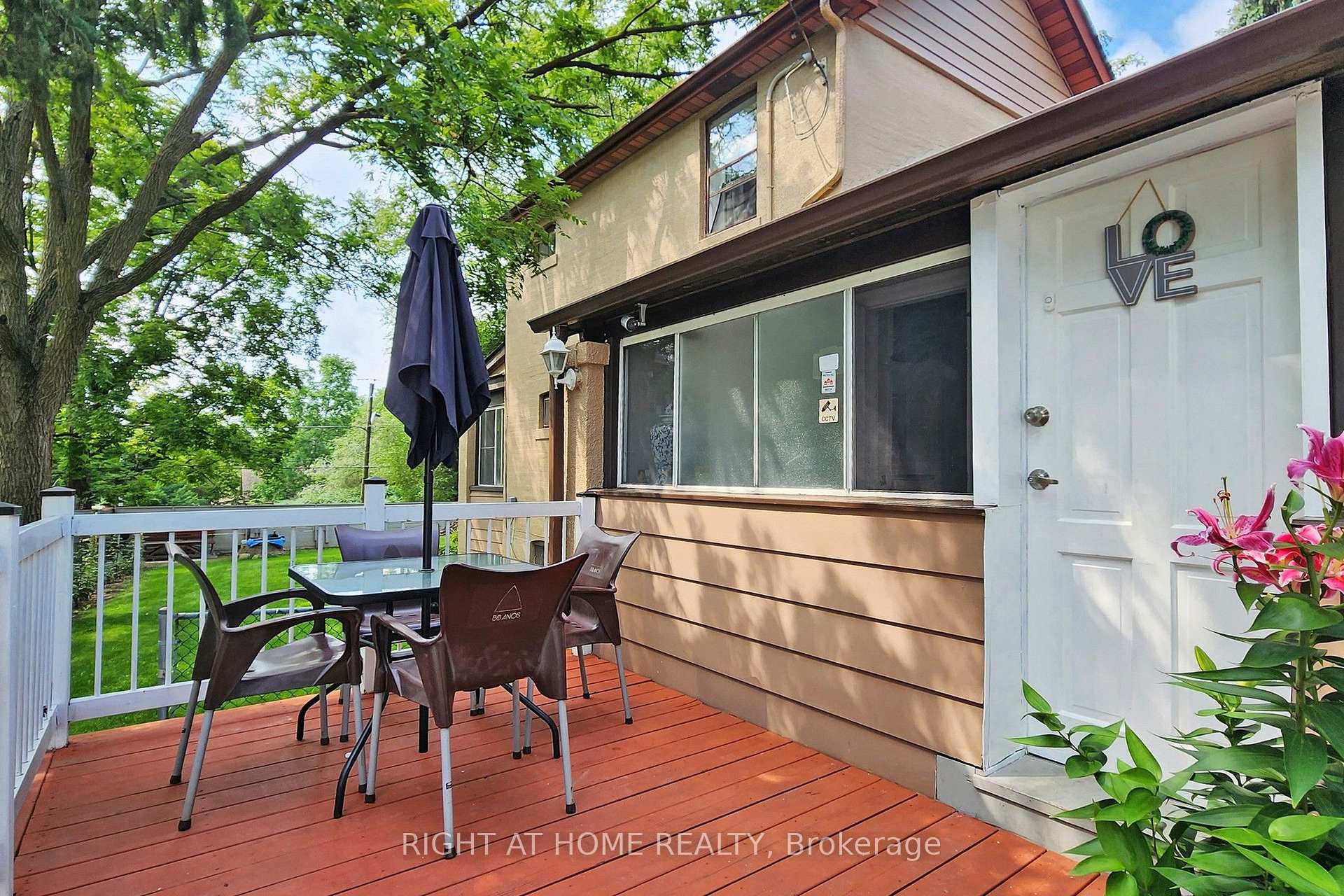 Photo 3 of 1 Edgebrook Drive, Etobicoke, Thistletown-Beaumonde Heights — HOMEH