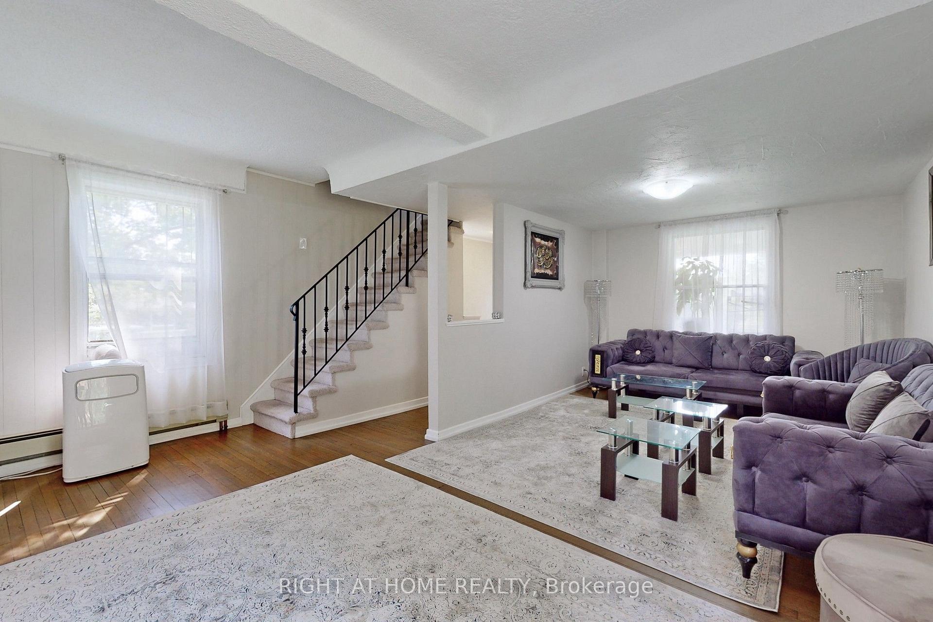 Photo 6 of 1 Edgebrook Drive, Etobicoke, Thistletown-Beaumonde Heights — HOMEH