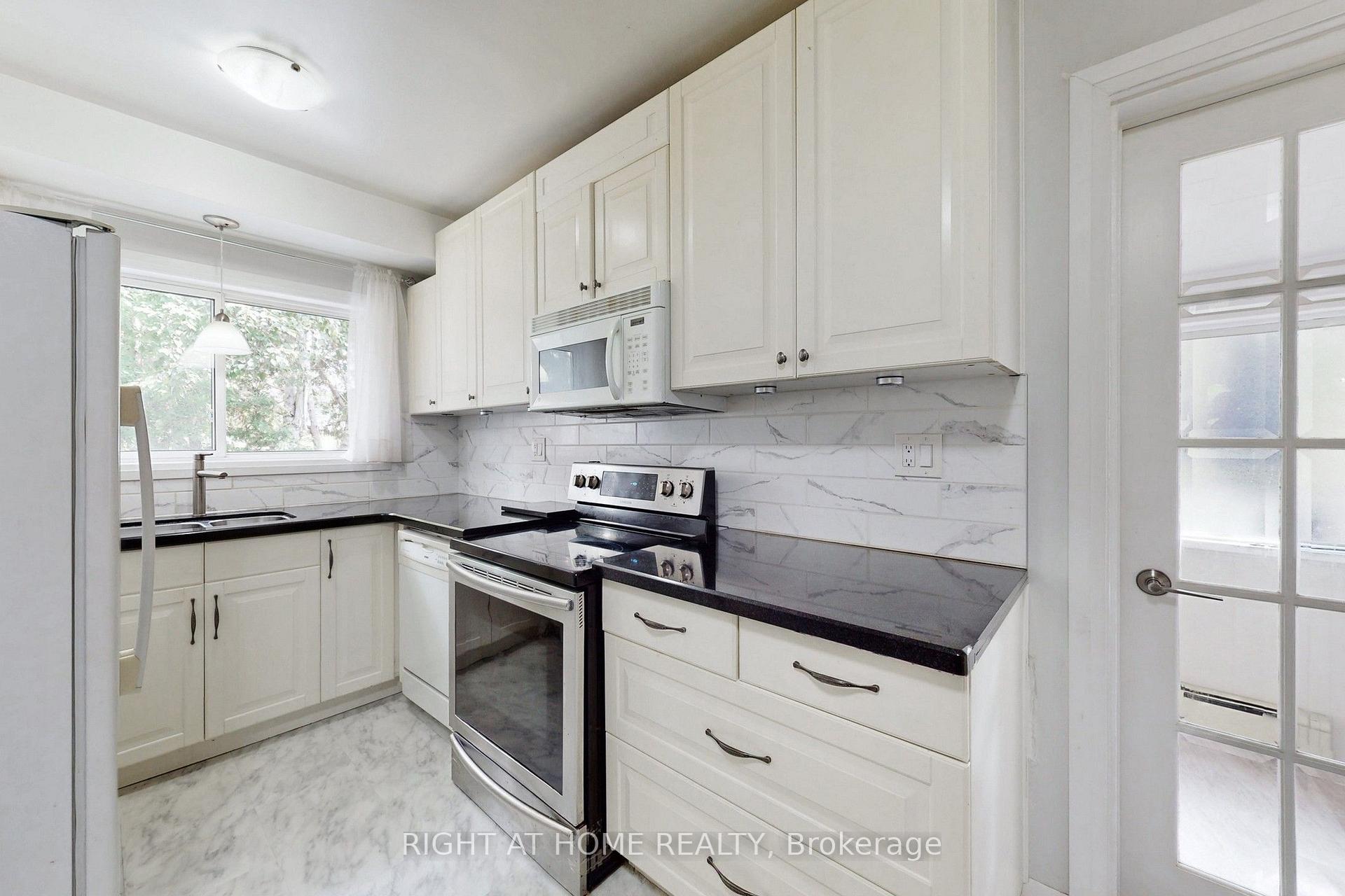 Photo 10 of 1 Edgebrook Drive, Etobicoke, Thistletown-Beaumonde Heights — HOMEH