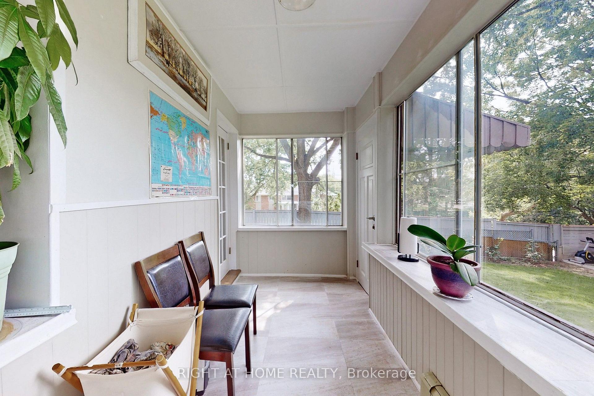 Photo 11 of 1 Edgebrook Drive, Etobicoke, Thistletown-Beaumonde Heights — HOMEH