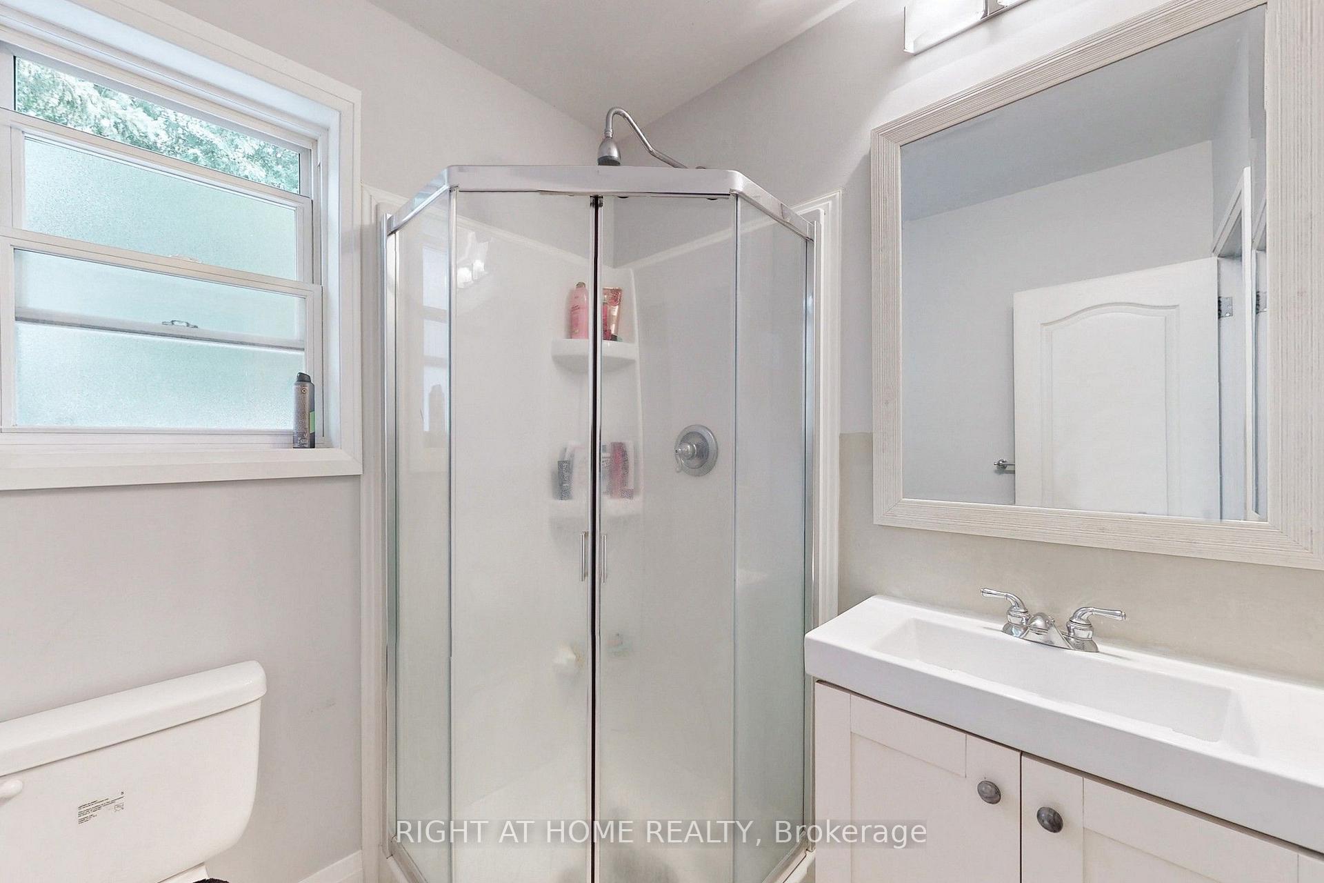 Photo 18 of 1 Edgebrook Drive, Etobicoke, Thistletown-Beaumonde Heights — HOMEH