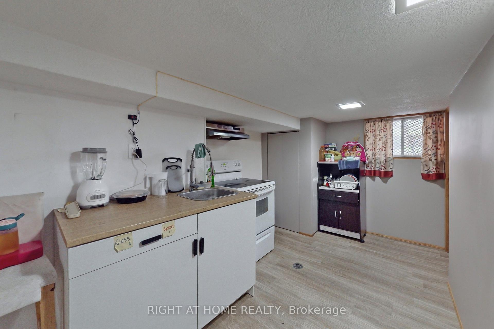 Photo 21 of 1 Edgebrook Drive, Etobicoke, Thistletown-Beaumonde Heights — HOMEH