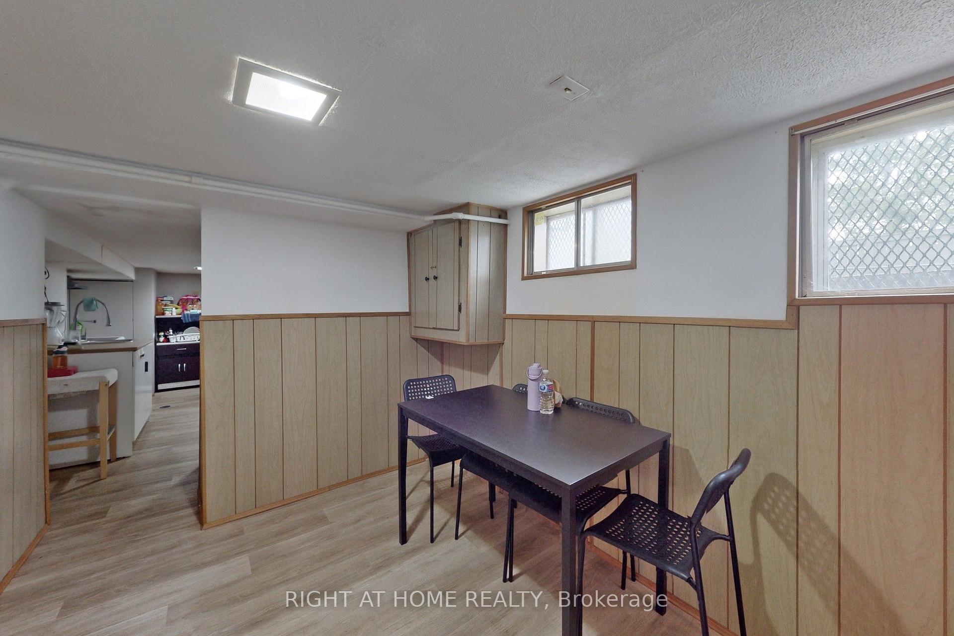 Photo 23 of 1 Edgebrook Drive, Etobicoke, Thistletown-Beaumonde Heights — HOMEH