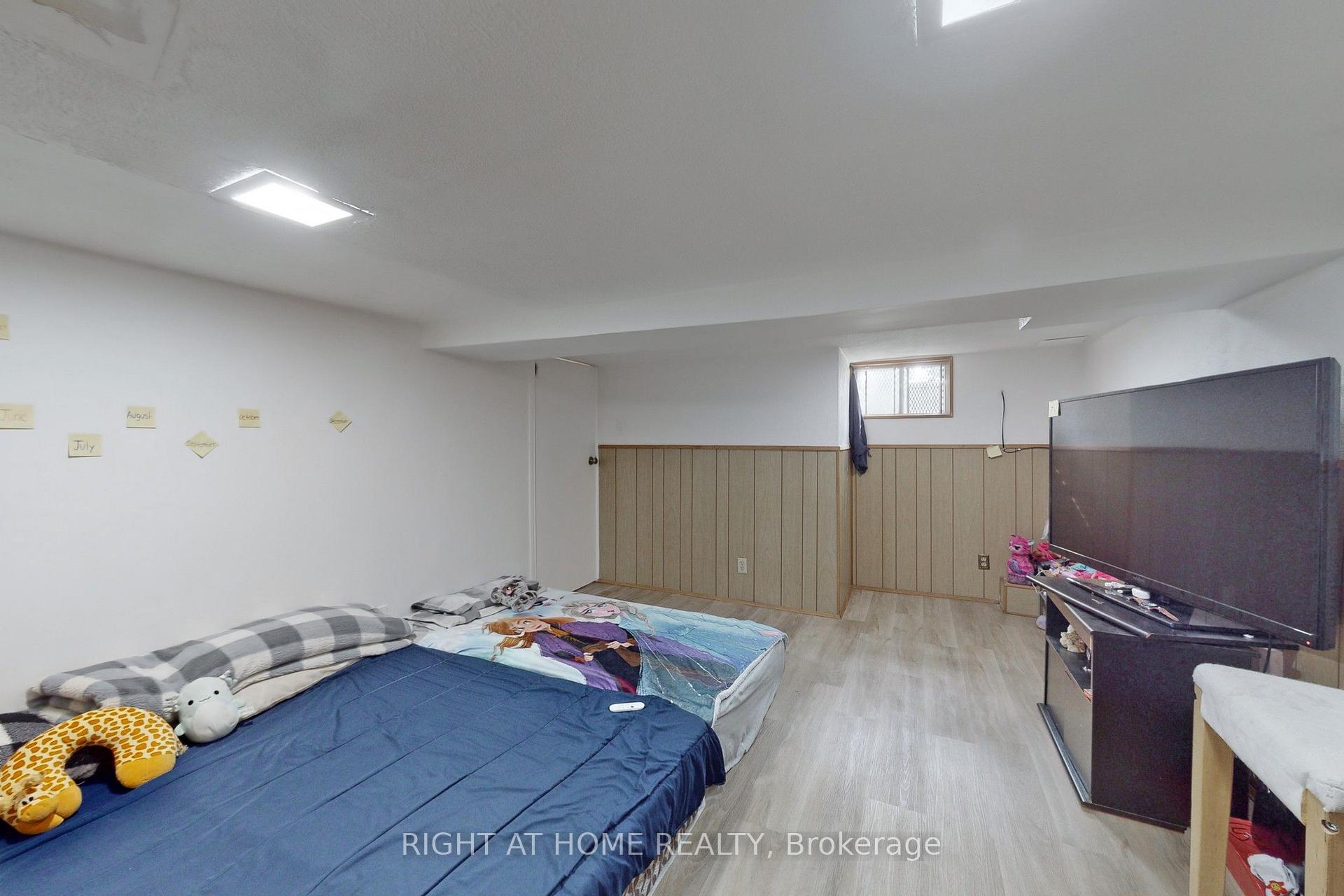 Photo 25 of 1 Edgebrook Drive, Etobicoke, Thistletown-Beaumonde Heights — HOMEH