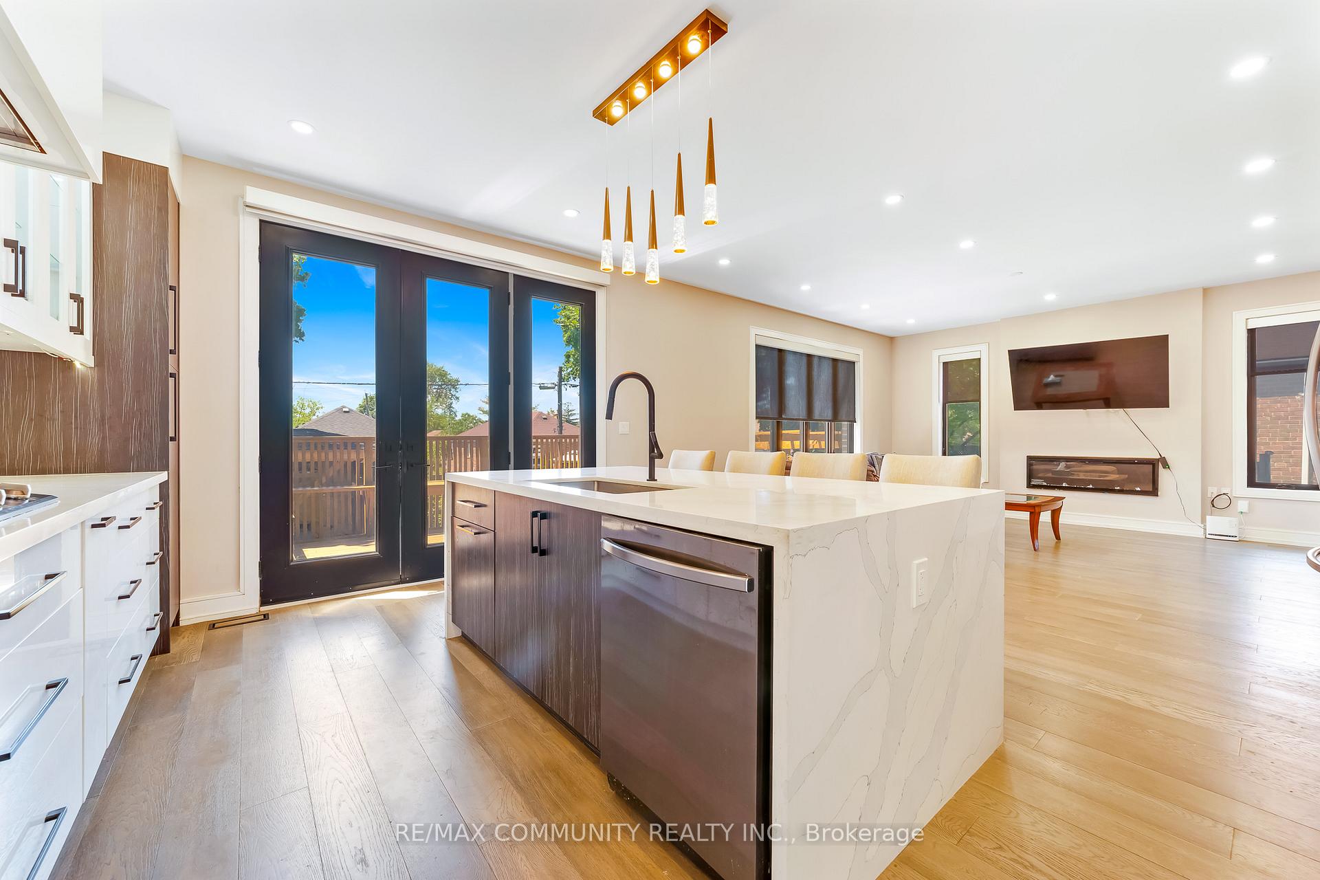 Photo 13 of 856 Kennedy Road, Scarborough, Ionview — HOMEH