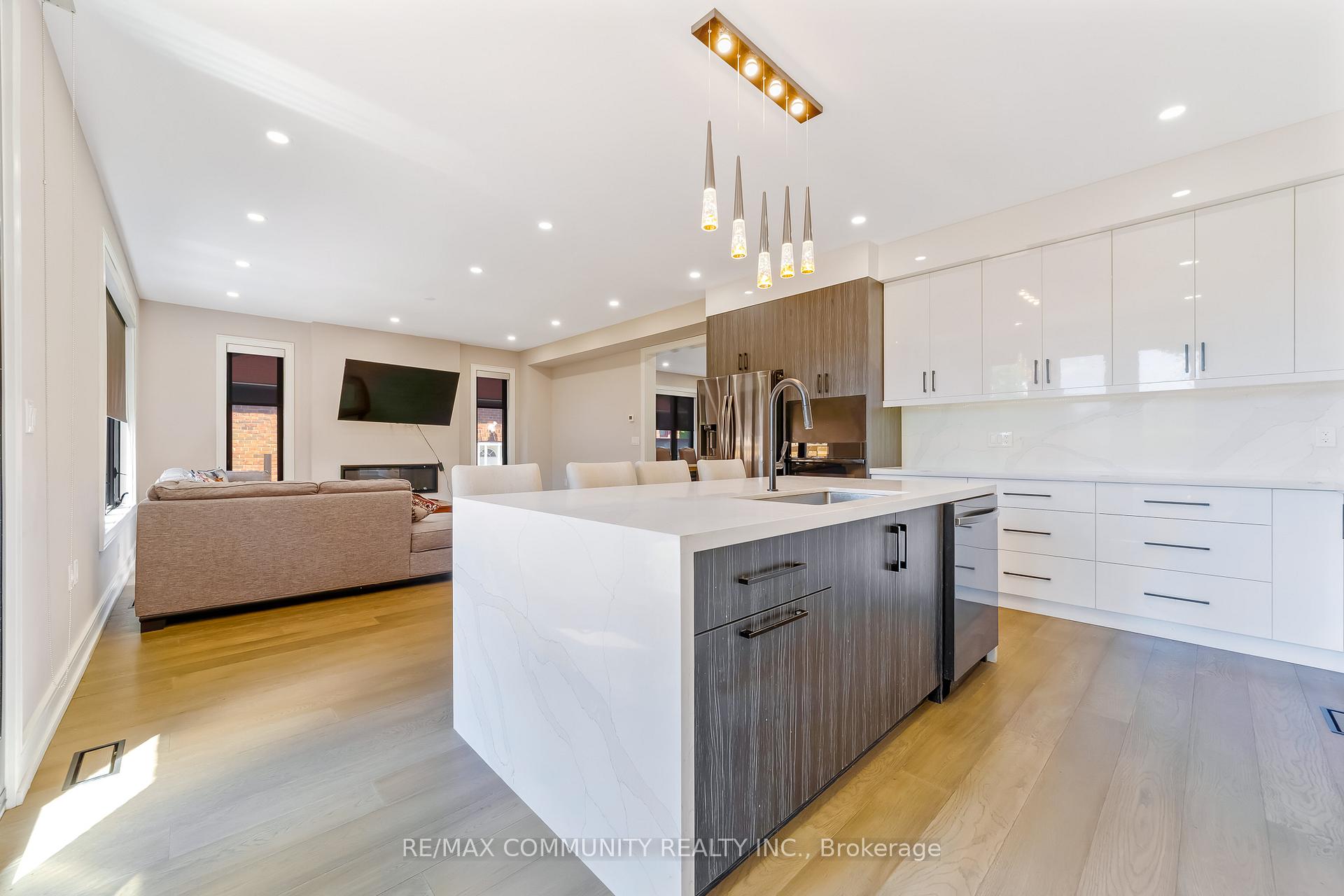 Photo 14 of 856 Kennedy Road, Scarborough, Ionview — HOMEH
