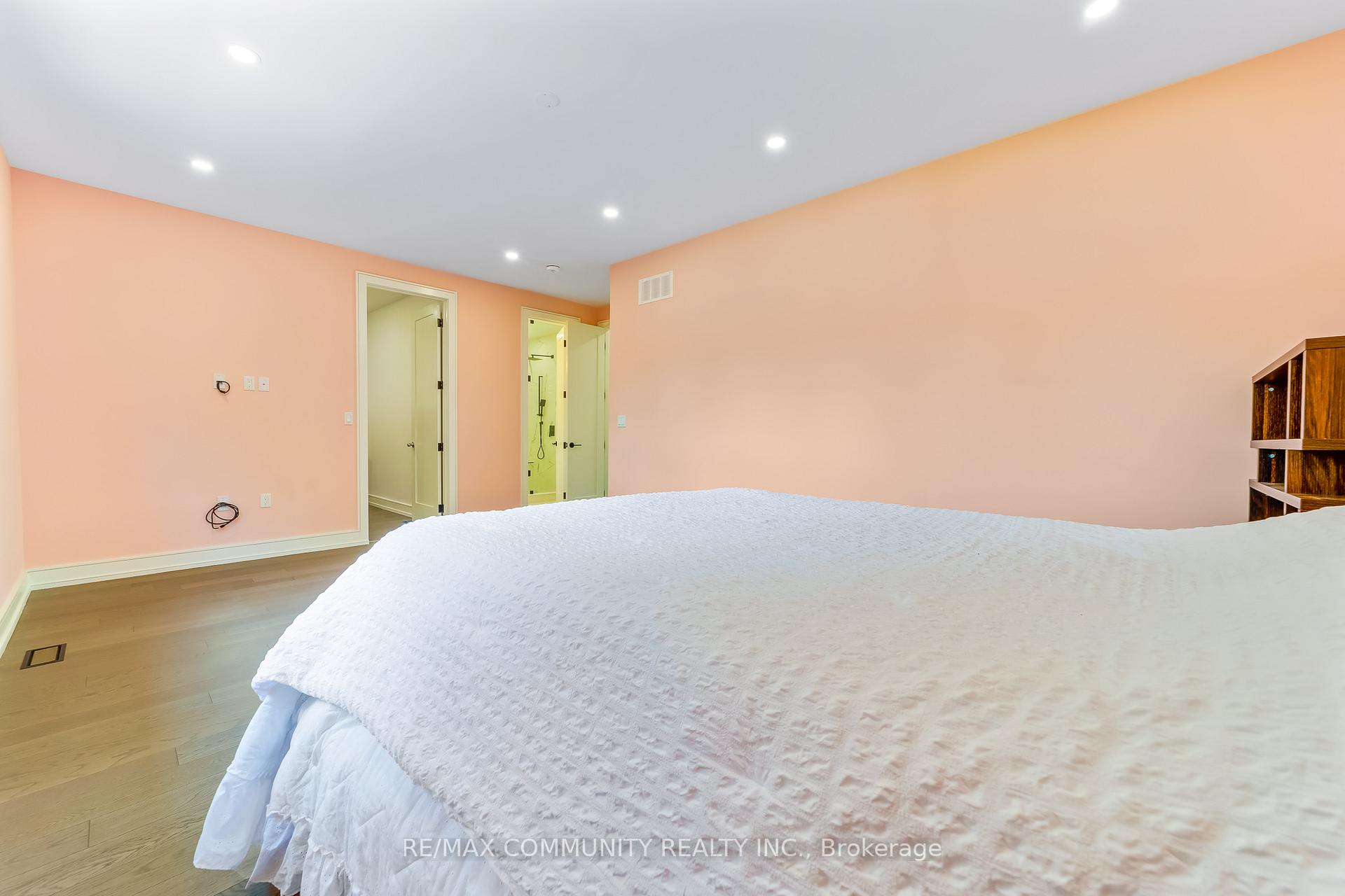 Photo 20 of 856 Kennedy Road, Scarborough, Ionview — HOMEH