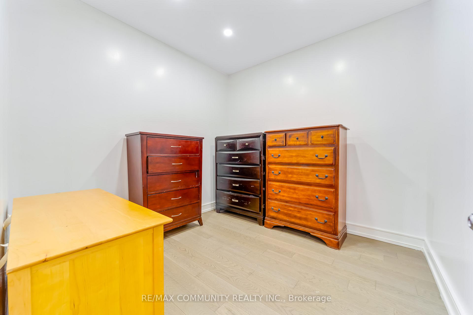 Photo 21 of 856 Kennedy Road, Scarborough, Ionview — HOMEH