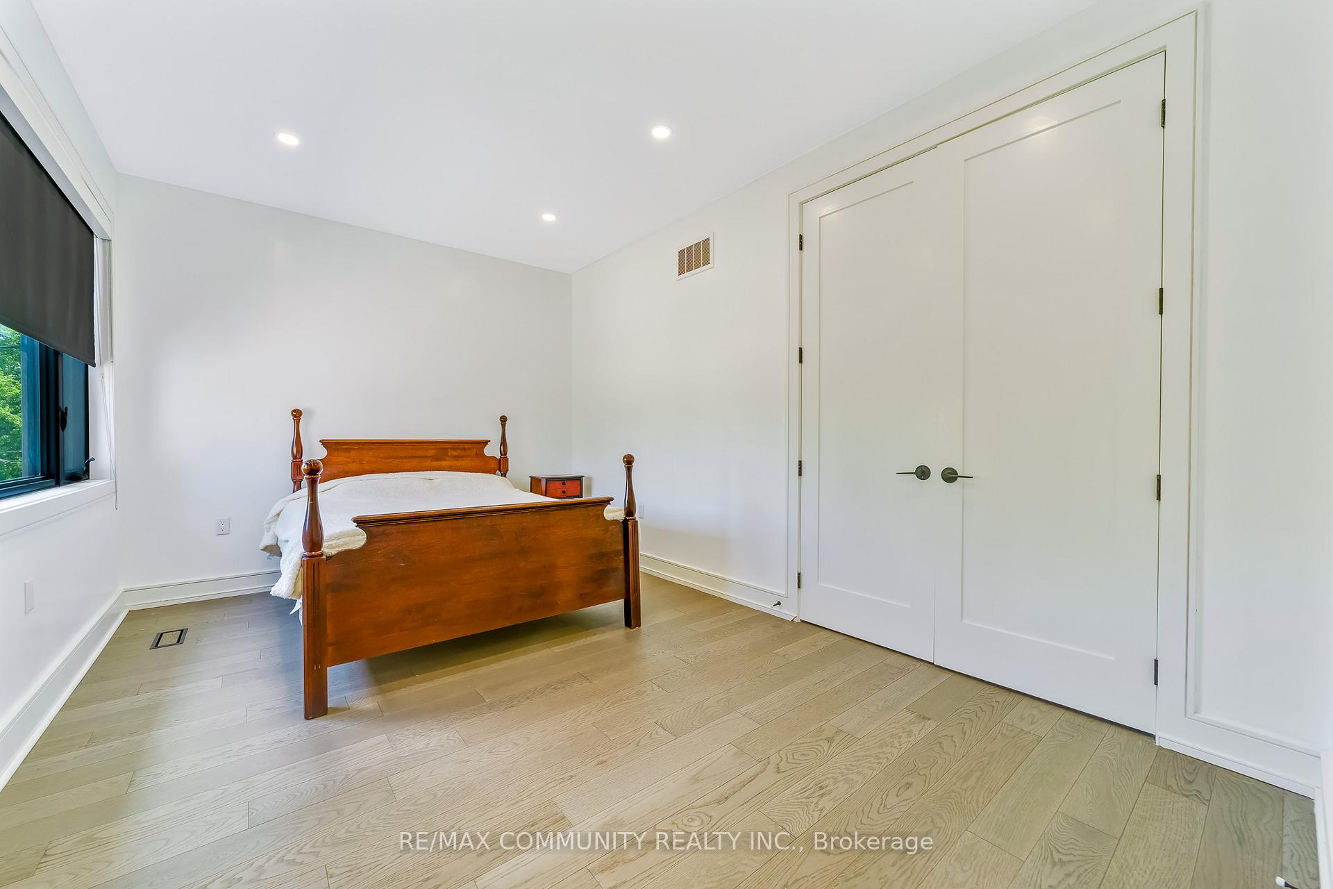 Photo 24 of 856 Kennedy Road, Scarborough, Ionview — HOMEH