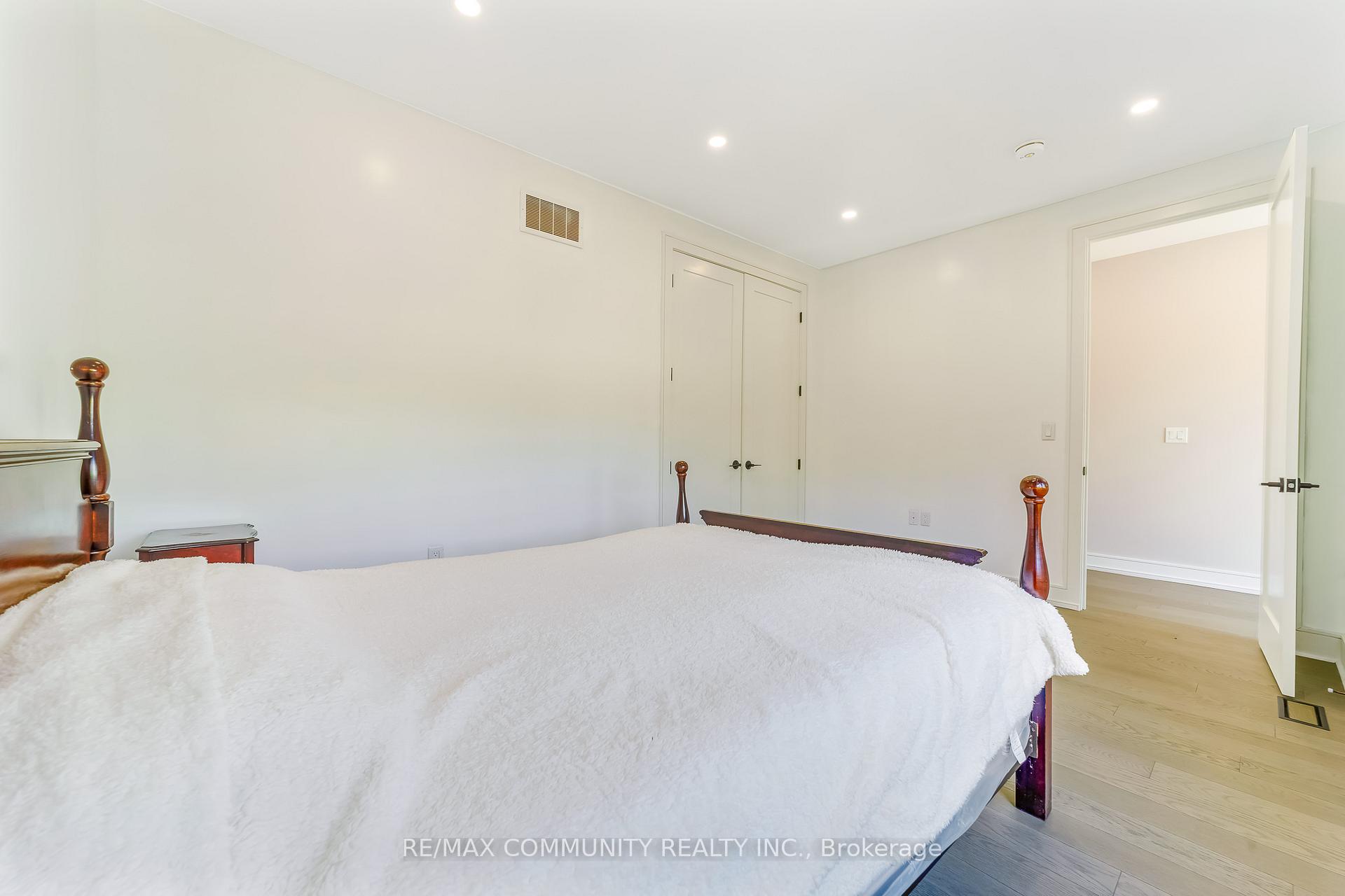 Photo 25 of 856 Kennedy Road, Scarborough, Ionview — HOMEH