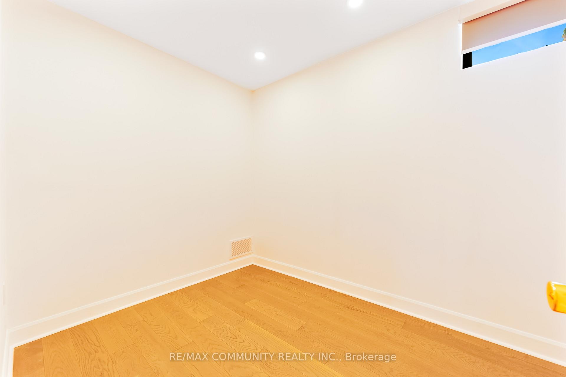 Photo 40 of 856 Kennedy Road, Scarborough, Ionview — HOMEH