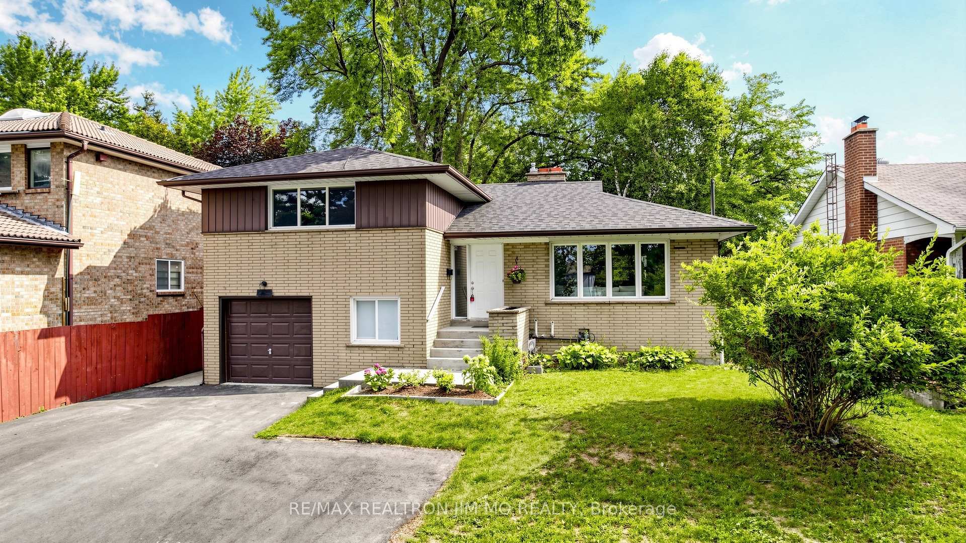 Photo 1 of 2571 Kennedy Road, Scarborough, Tam O'Shanter-Sullivan — HOMEH